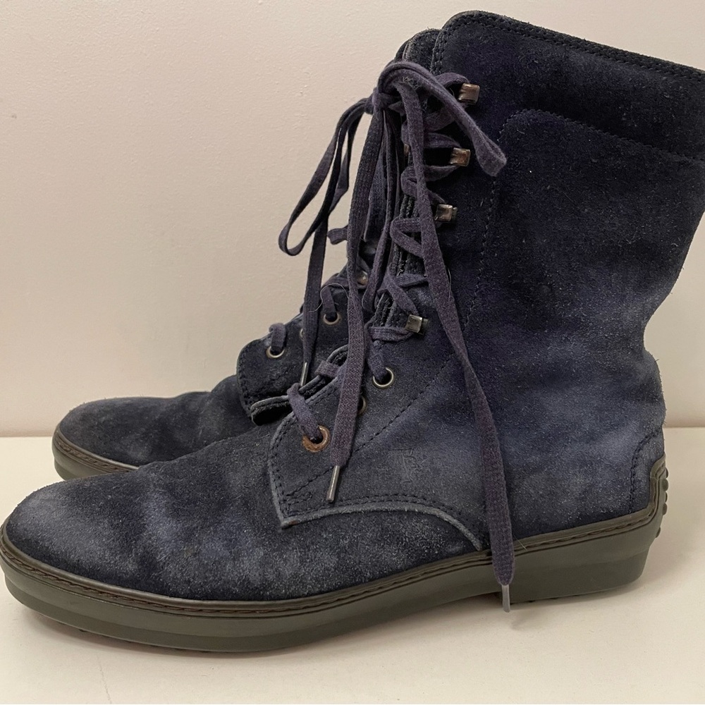 Tom’s Vibram Navy Suede Lace-Up Boots